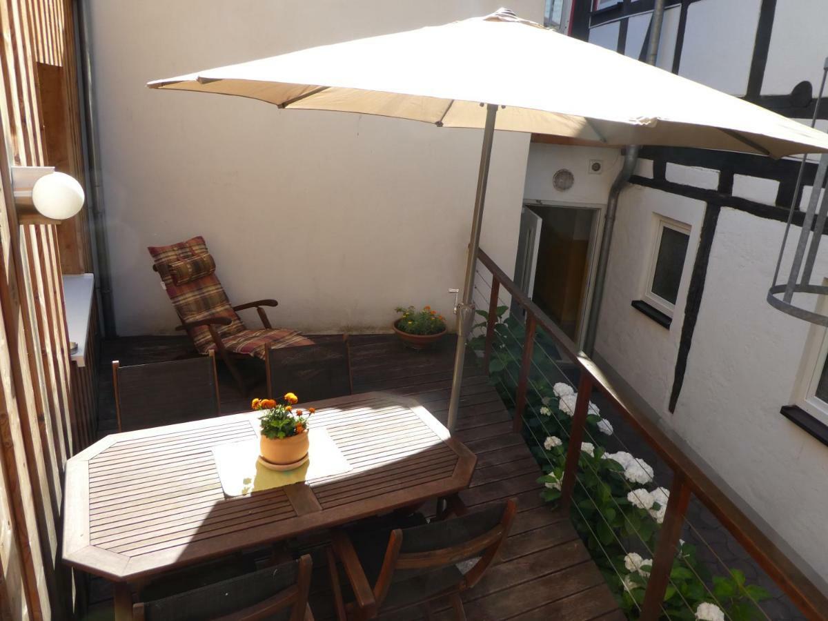 Ferienwohnung Janus Altstadt-Hameln Haus 2 Inklusive Parkplatz - Mit Und Ohne Terrasse Oder Loggia Гамельн Екстер'єр фото